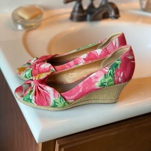 Life Stride Peep Toe Floral Wedges